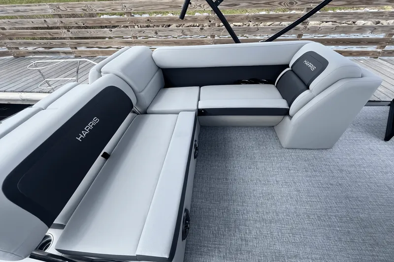 Slide: The Image of Harris 230 Cruiser 2025 - 8