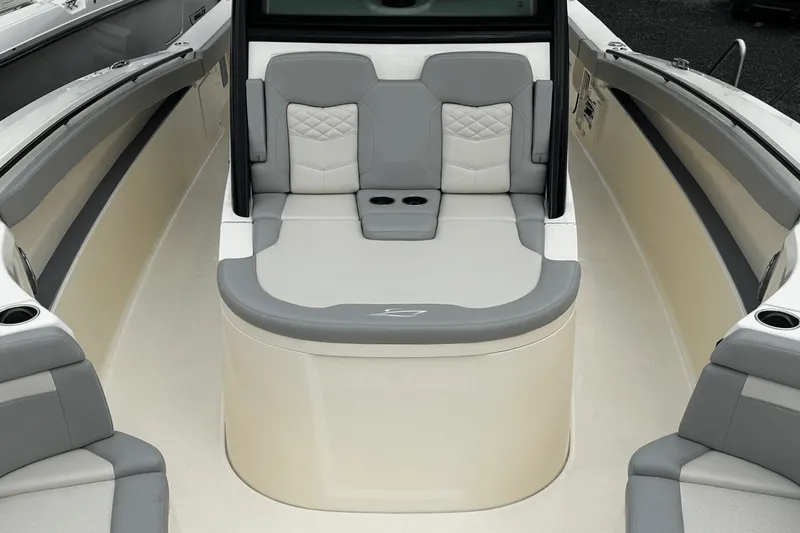 Slide: The Image of Scout 330 LXF 2025 - 11