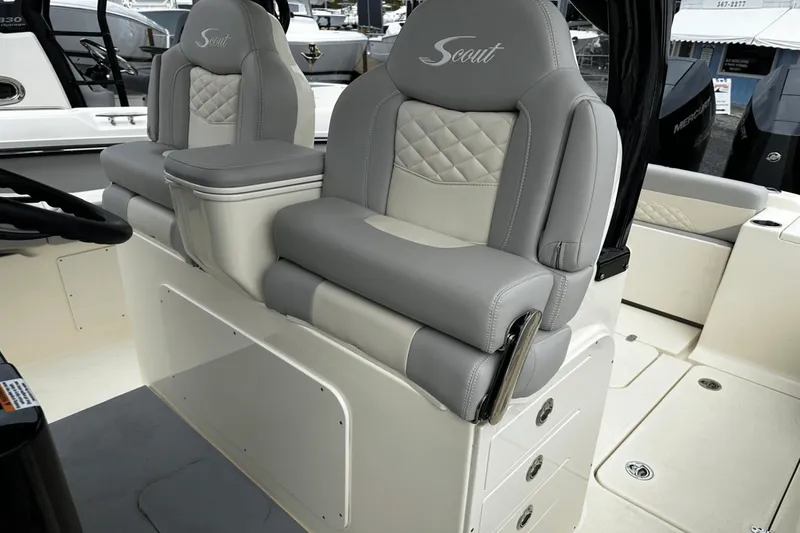 Slide: The Image of Scout 330 LXF 2025 - 26