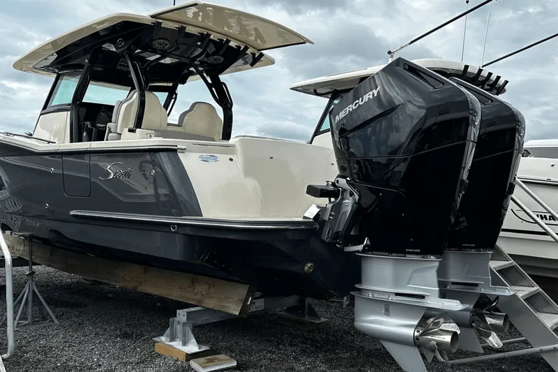 Slide: The Image of Scout 330 LXF 2025 - 37