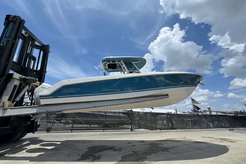 Slide: The Image of Boston Whaler 280 Outrage 2025 - 0