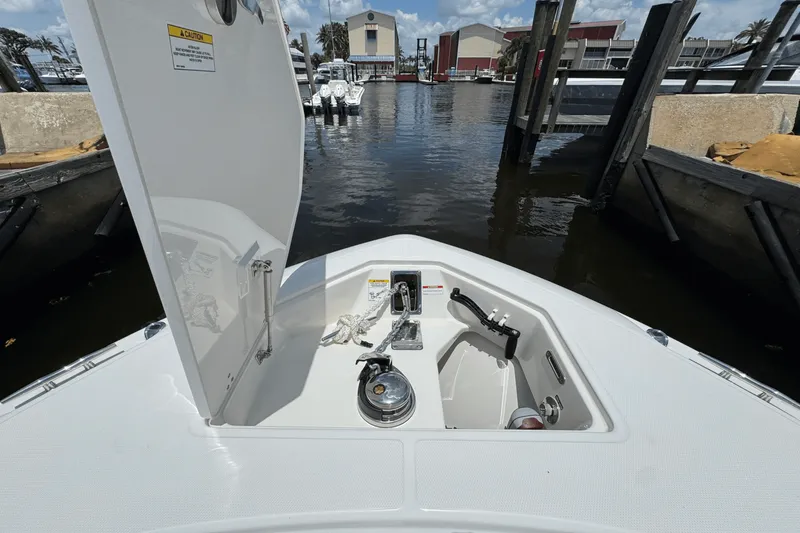 Slide: The Image of Boston Whaler 280 Outrage 2025 - 27