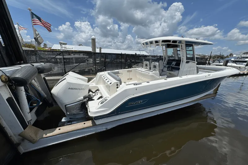 Slide: The Image of Boston Whaler 280 Outrage 2025 - 8