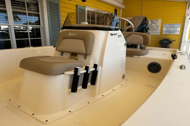 Slide: The Image of Scout 177 Sport 2025 - 10