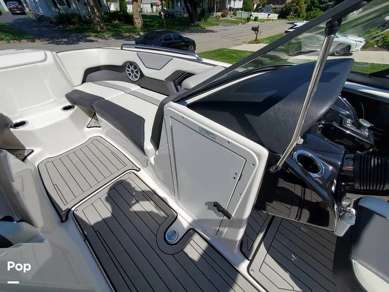 Slide: The Image of Yamaha 212S 2020 - 13060937