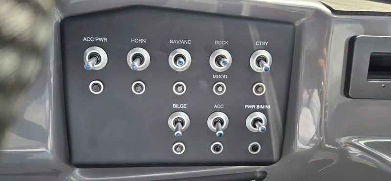 Slide: The Image of Evotti 521 QL 2026 - 20