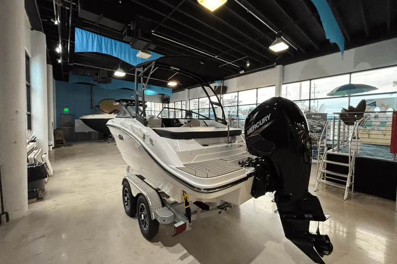 Slide: The Image of Sea Ray SPX 190 Outboard 2025 - 5