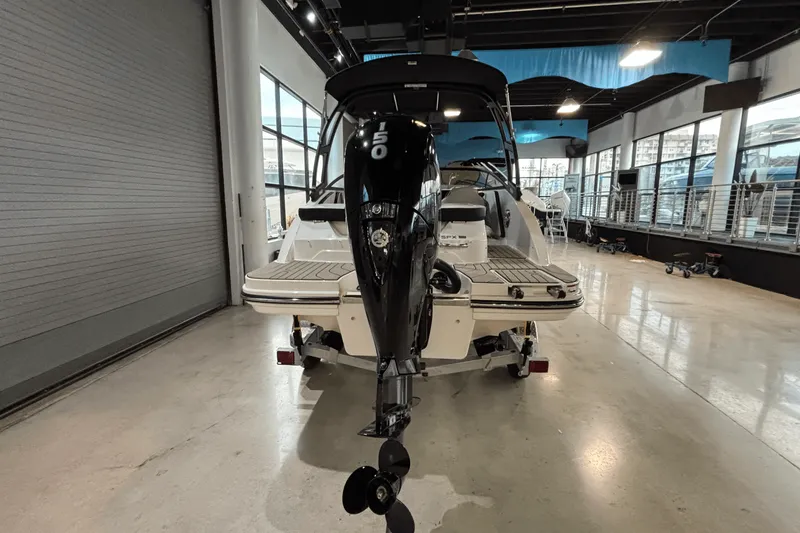 Slide: The Image of Sea Ray SPX 190 Outboard 2025 - 6