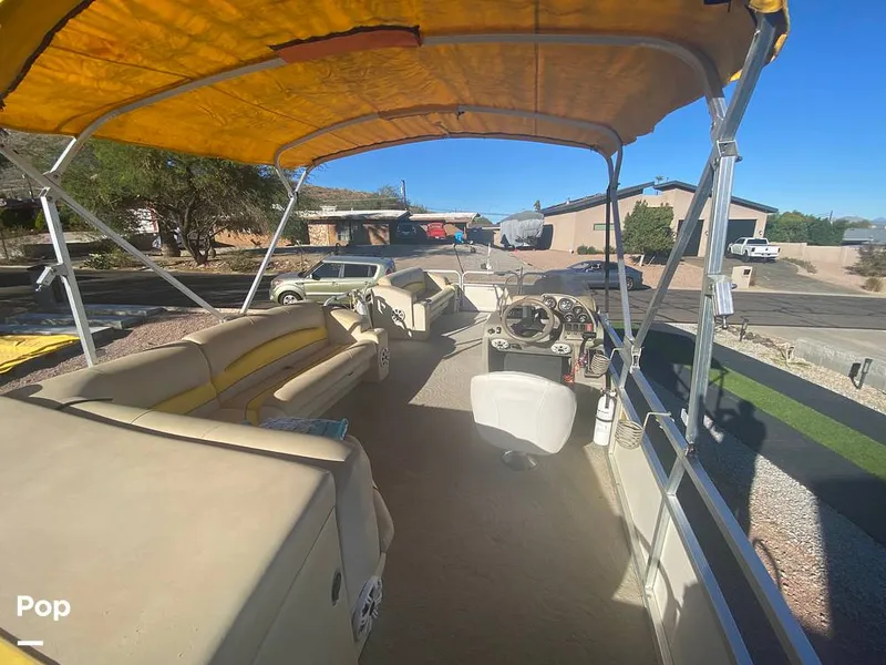 Slide: The Image of Lowe SS240 Suncruiser 2009 - 13526475