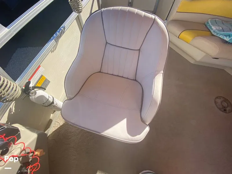 Slide: The Image of Lowe SS240 Suncruiser 2009 - 13526495