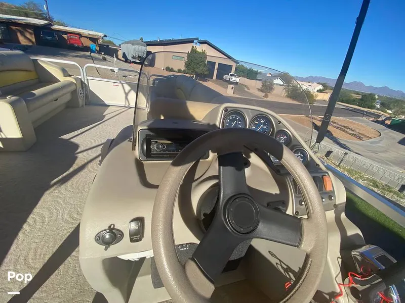 Slide: The Image of Lowe SS240 Suncruiser 2009 - 13526496