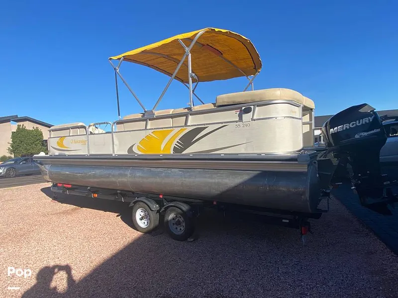 Slide: The Image of Lowe SS240 Suncruiser 2009 - 13526792