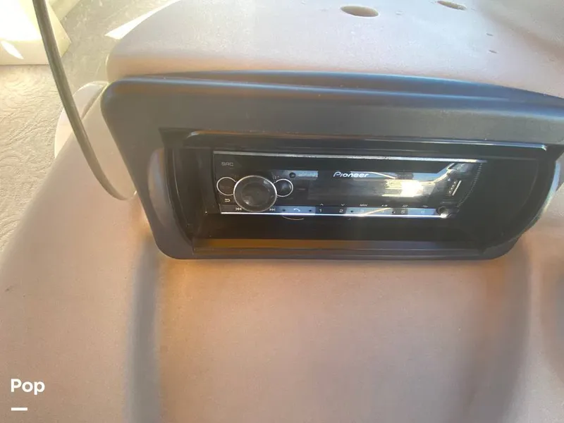 Slide: The Image of Lowe SS240 Suncruiser 2009 - 13526492