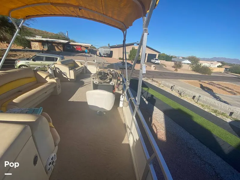 Slide: The Image of Lowe SS240 Suncruiser 2009 - 13526476