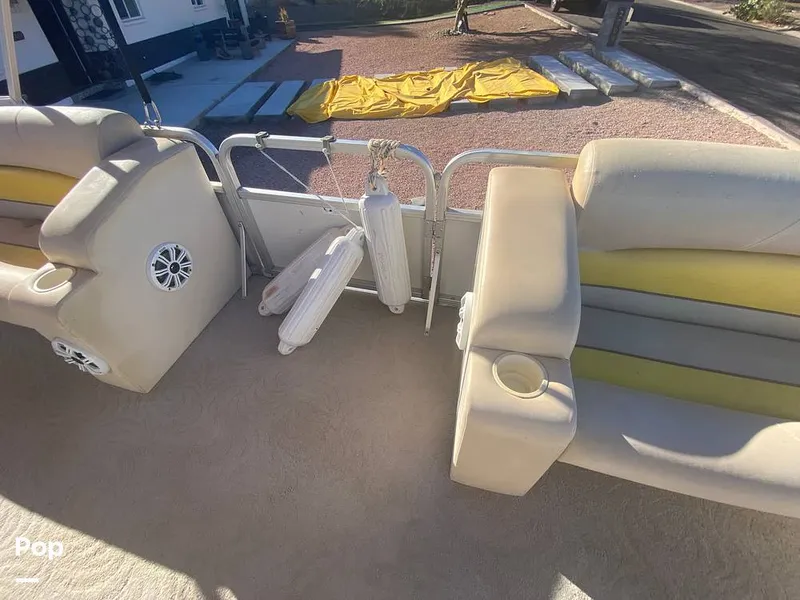 Slide: The Image of Lowe SS240 Suncruiser 2009 - 13526485
