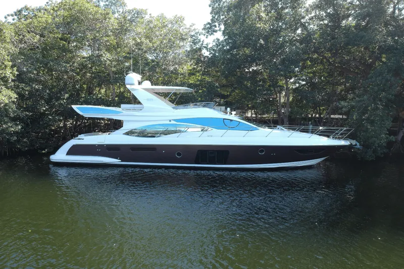The Image of Azimut 58 FLY 2012 - 0