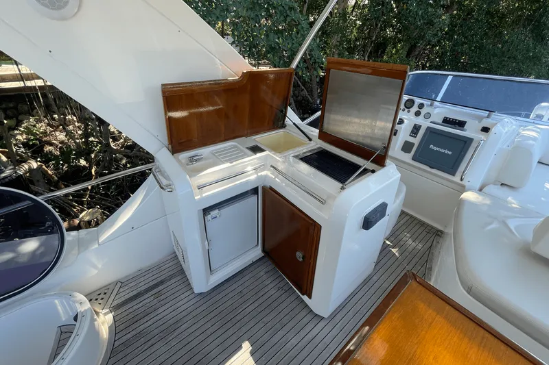 Slide: The Image of Azimut 58 FLY 2012 - 10