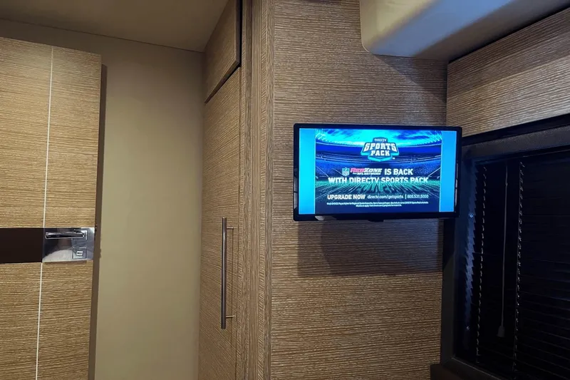 Slide: The Image of Azimut 58 FLY 2012 - 32