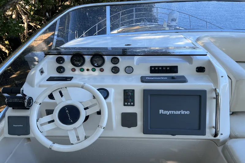 Slide: The Image of Azimut 58 FLY 2012 - 4