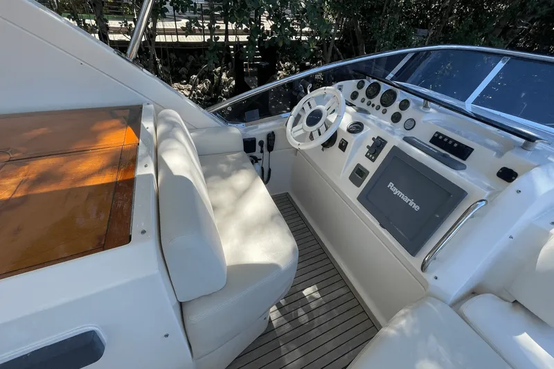 Slide: The Image of Azimut 58 FLY 2012 - 6