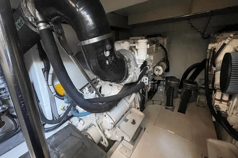 Slide: The Image of Azimut 58 FLY 2012 - 60