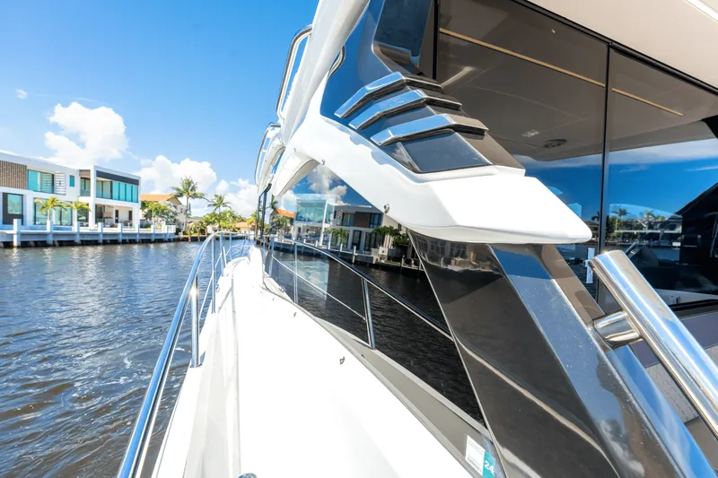 Slide: The Image of Galeon 425 HTS 2022 - 14