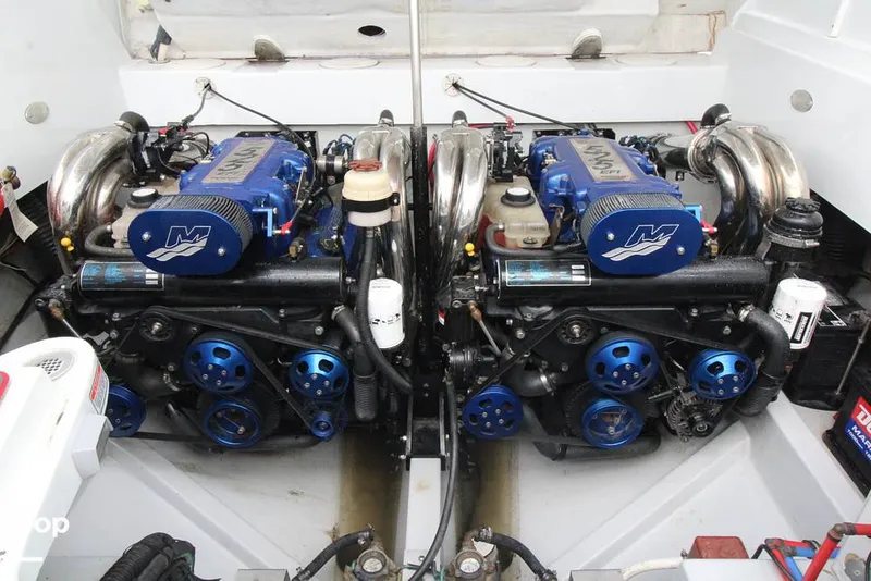 Slide: The Image of Mercury Racing Motors - 12987209