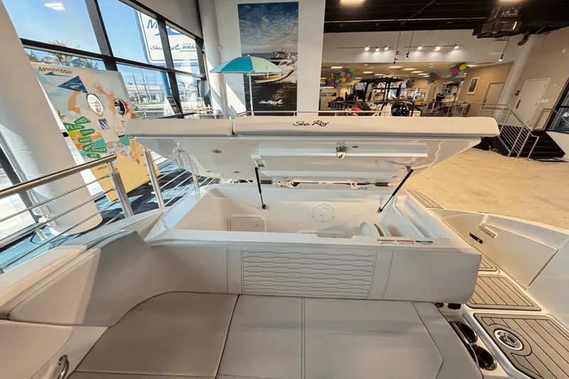 Slide: The Image of Sea Ray SPX 230 Outboard 2025 - 24