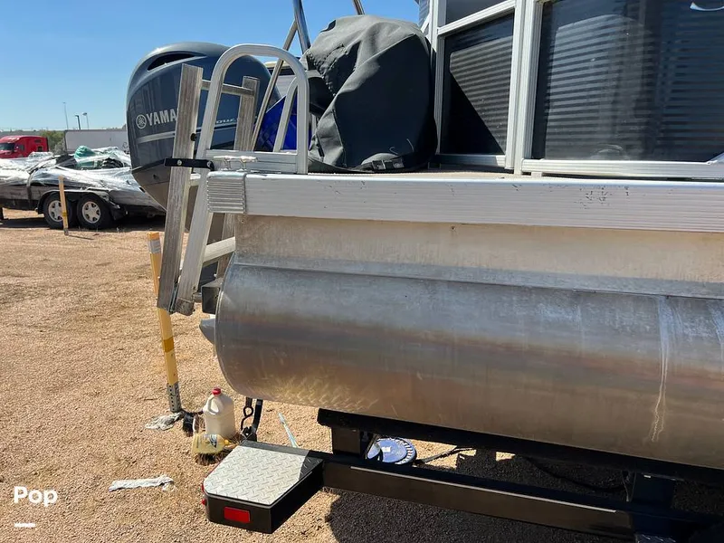 Slide: The Image of Bennington 22SL 2019 - 12934373