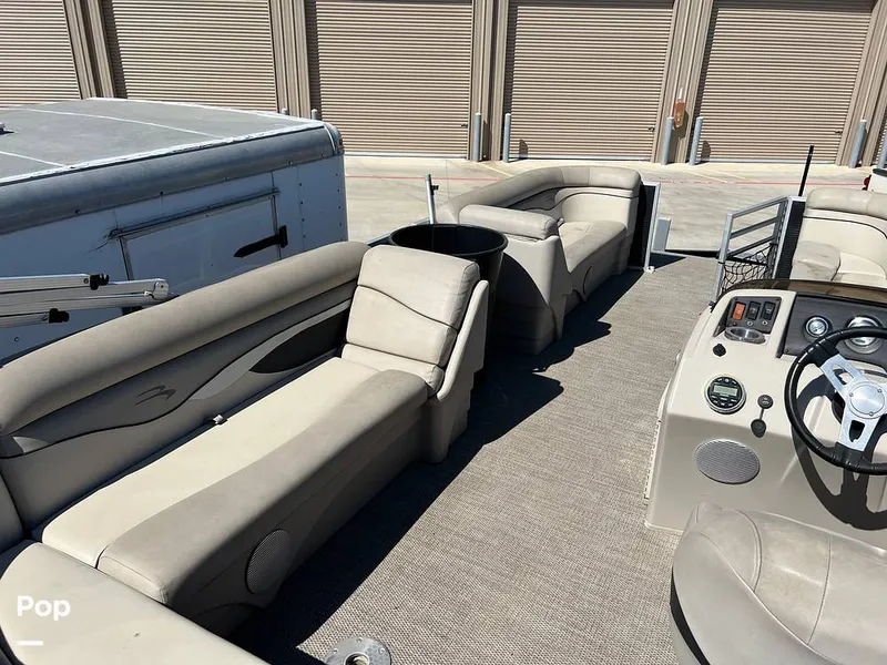 Slide: The Image of Bennington 22SL 2019 - 12934340