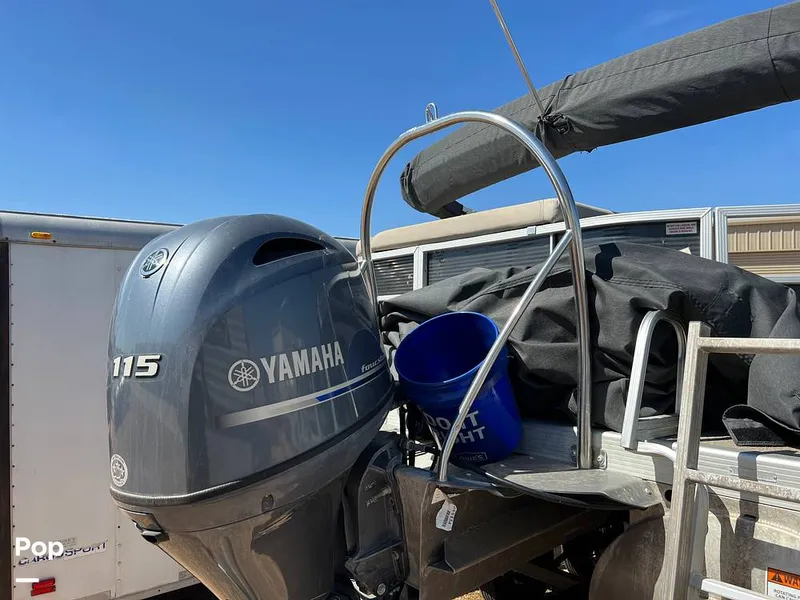 Slide: The Image of Bennington 22SL 2019 - 12934380