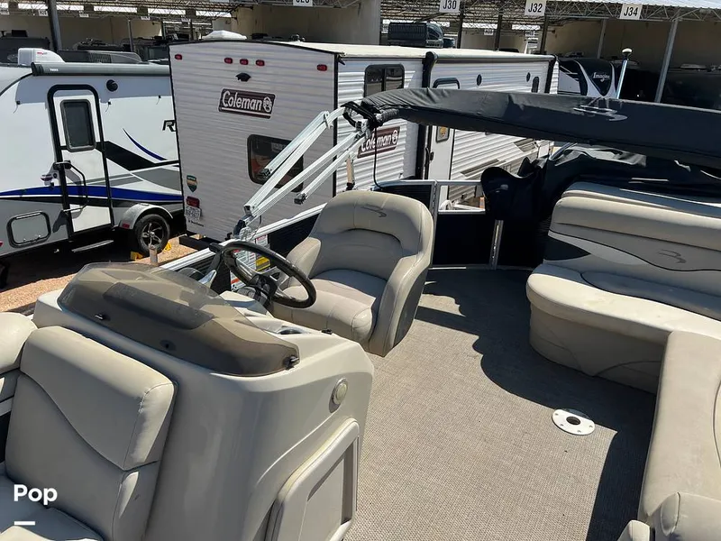 Slide: The Image of Bennington 22SL 2019 - 12934341