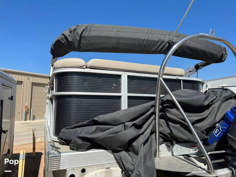 Slide: The Image of Bennington 22SL 2019 - 12934388