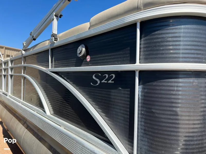 Slide: The Image of Bennington 22SL 2019 - 12934395