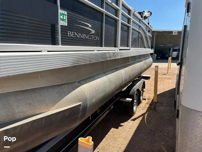 Slide: The Image of Bennington 22SL 2019 - 12944690