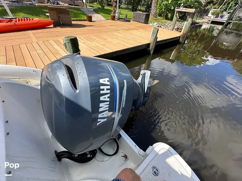 Slide: The Image of Hurricane 240 SunDeck OB 2007 - 14663074