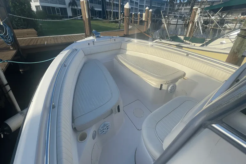 Slide: The Image of Grady-White Release 283 2004 - 10