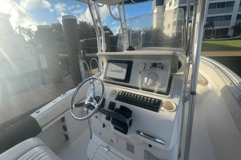 Slide: The Image of Grady-White Release 283 2004 - 15