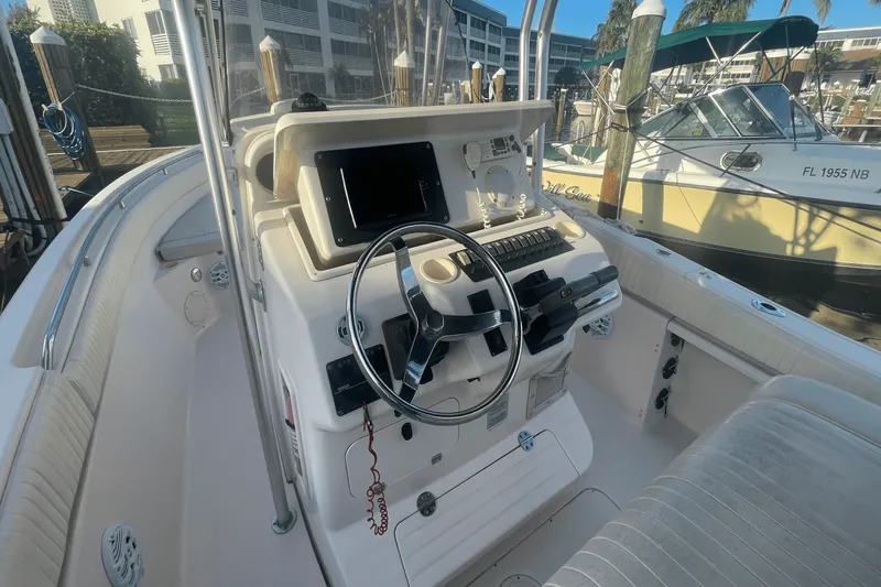 Slide: The Image of Grady-White Release 283 2004 - 18