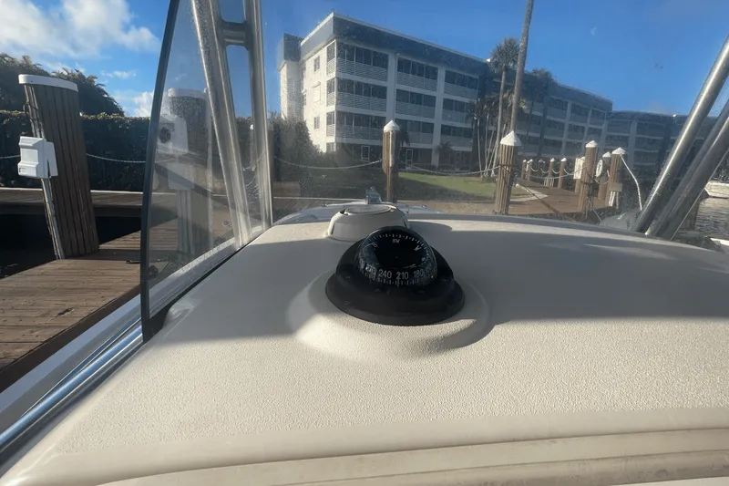 Slide: The Image of Grady-White Release 283 2004 - 22