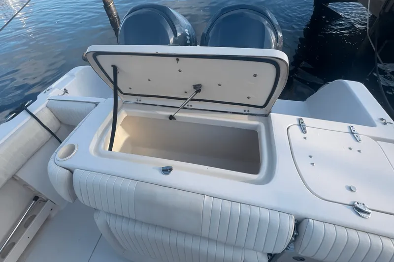 Slide: The Image of Grady-White Release 283 2004 - 31