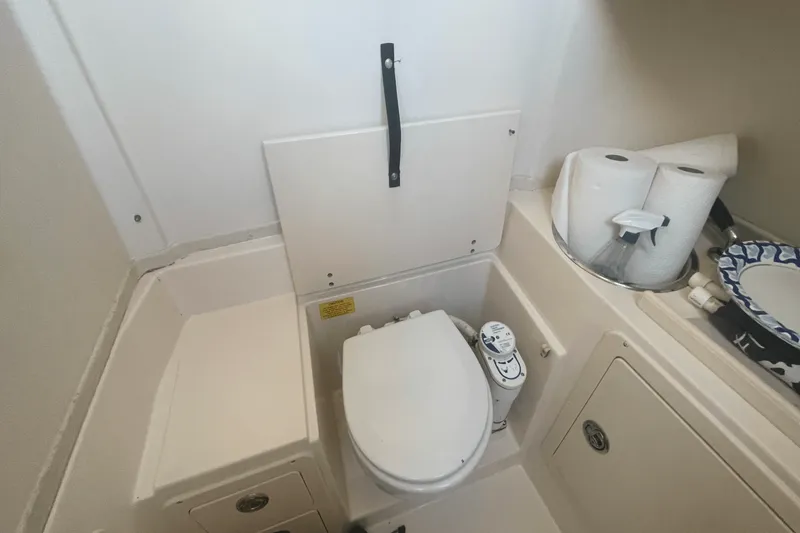 Slide: The Image of Grady-White Release 283 2004 - 32