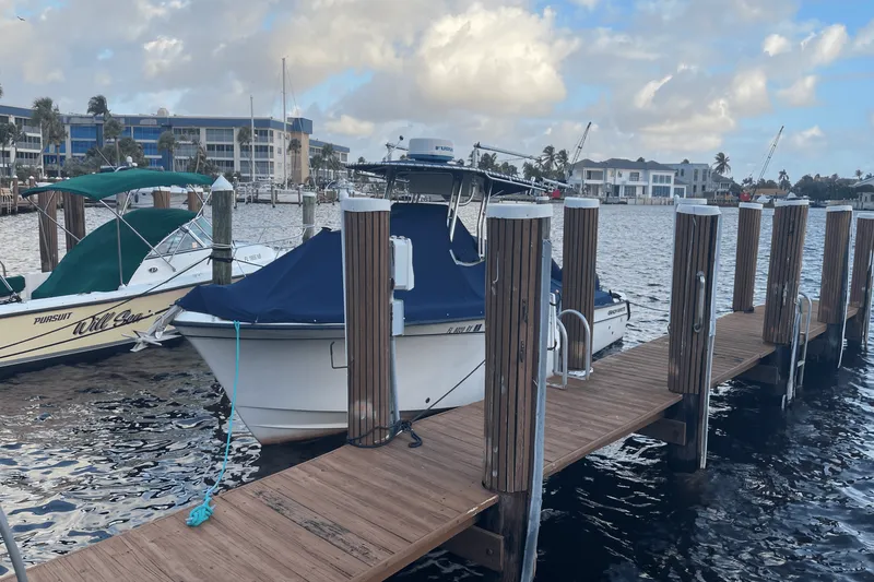 Slide: The Image of Grady-White Release 283 2004 - 5