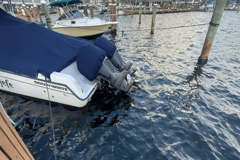 Slide: The Image of Grady-White Release 283 2004 - 7