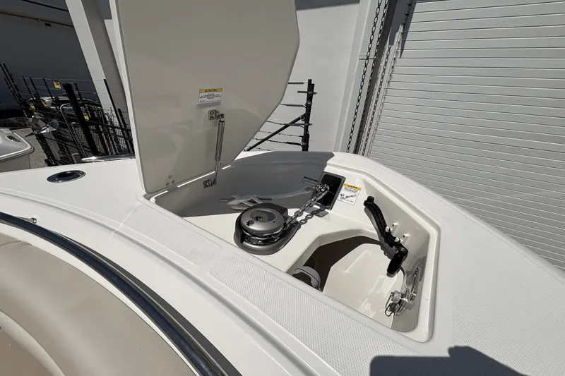 Slide: The Image of Boston Whaler 330 Outrage 2025 - 34