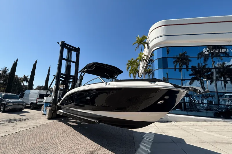 Slide: The Image of Sea Ray SDX 290 Outboard 2020 - 2