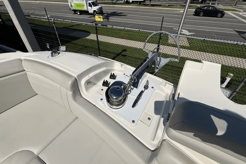 Slide: The Image of Sea Ray SDX 290 Outboard 2020 - 25