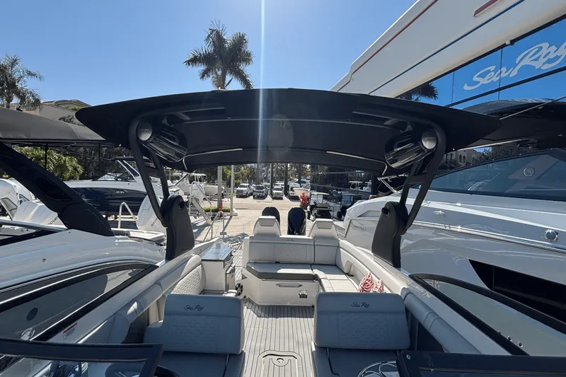 Slide: The Image of Sea Ray SDX 290 Outboard 2020 - 26