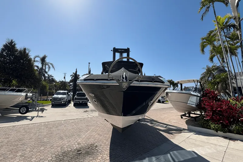 Slide: The Image of Sea Ray SDX 290 Outboard 2020 - 3