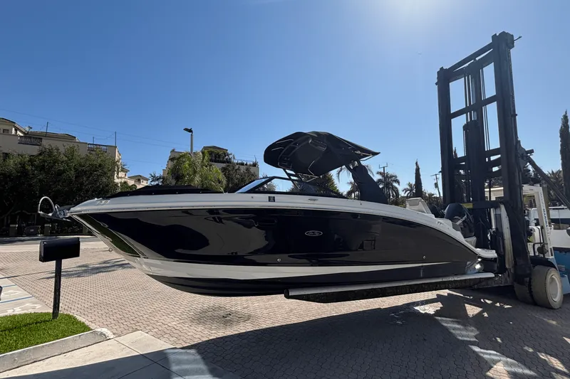 Slide: The Image of Sea Ray SDX 290 Outboard 2020 - 5